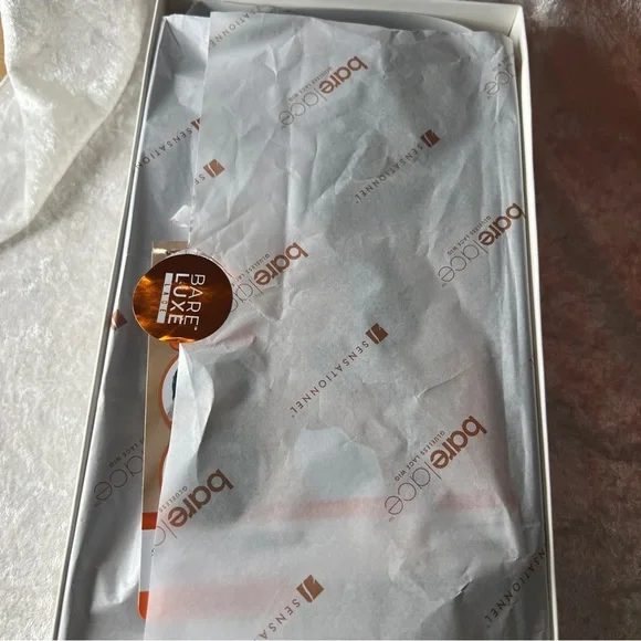 Bare Luxe Y-Part Edesa Wig - Black - Picture 5 of 8